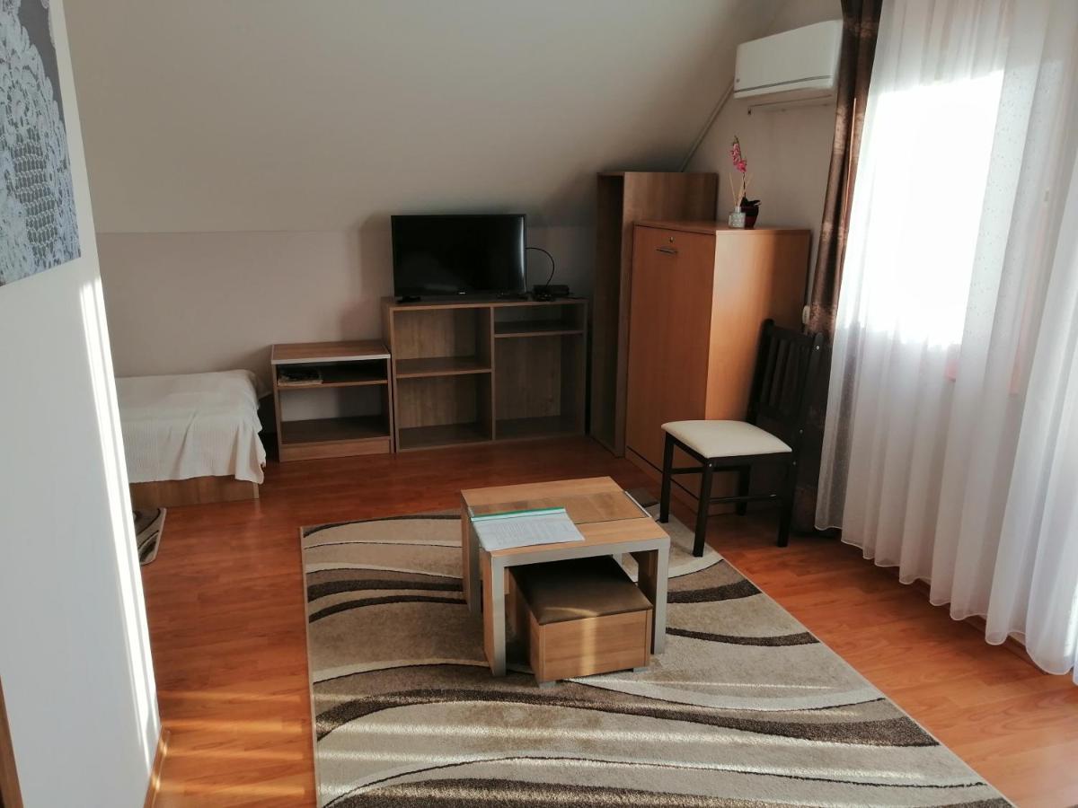 Csipkeház Apartman Cserkeszolo Exterior foto