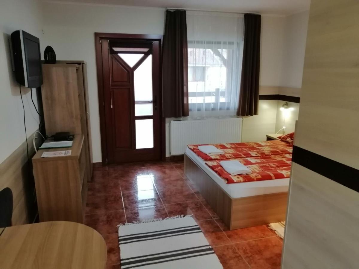 Csipkeház Apartman Cserkeszolo Exterior foto