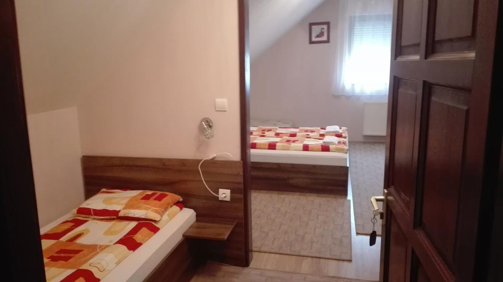 Csipkeház Apartman Cserkeszolo Exterior foto